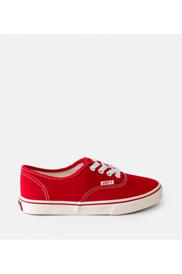 Rote Emall-Sneakers