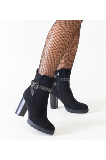 Schwarze Stiefeletten mit...