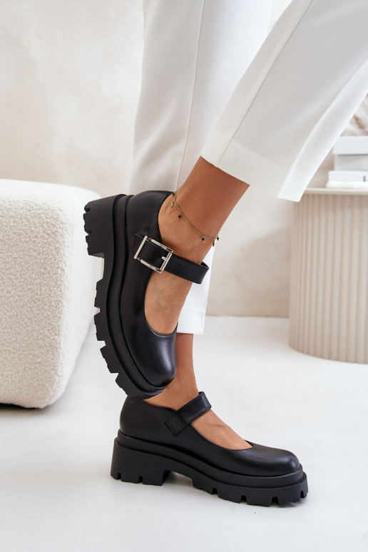 Moteriški Schuhe mit Schnallen in... Moteriški Schuhe mit Schnallen in...