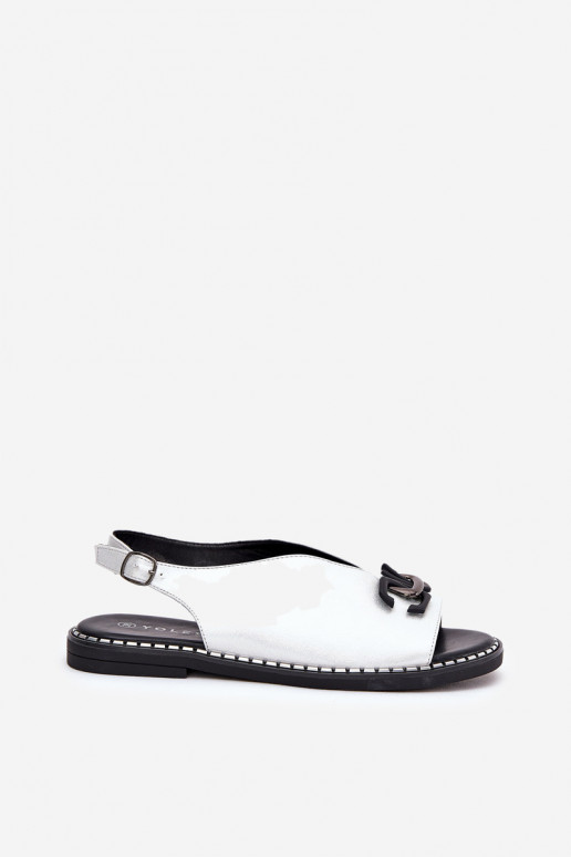 Sandalen mit breiten Absätzen mit Ornamenten aus Öko-Leder Silberfarbe Tillireta Sandalen mit breiten Absätzen mit Ornamenten aus Öko-Leder Silberfarbe Tillireta