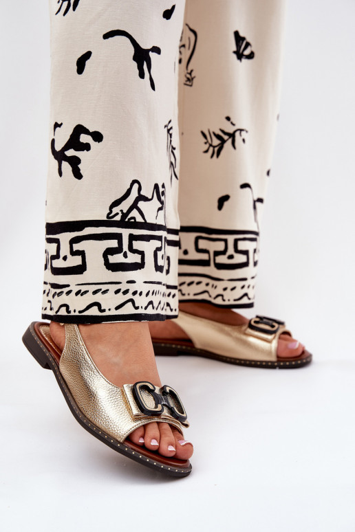 Flache Sandalen mit Ornamenten Eko Haut goldene Farbe Lilria Flache Sandalen mit Ornamenten Eko Haut goldene Farbe Lilria