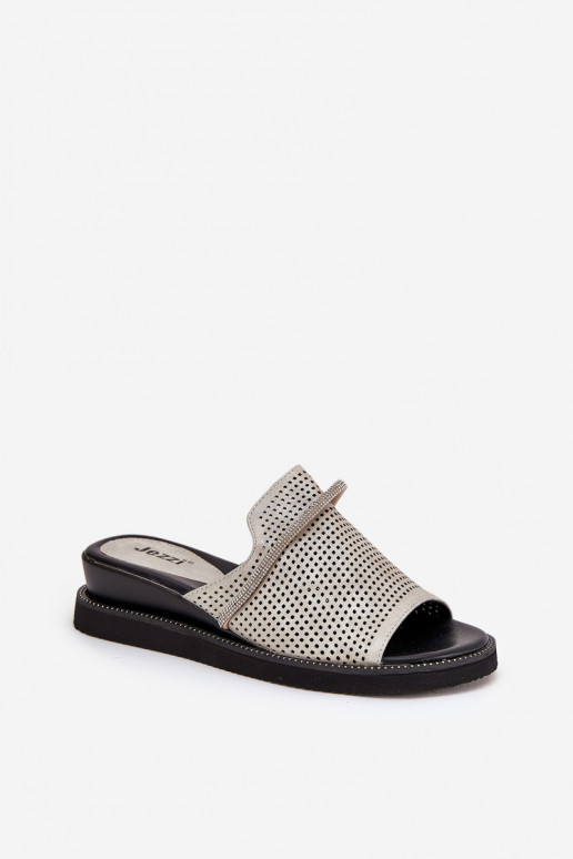 Damenhausschuhe Auf einem Keil Mit Zierband Silberfarbe TeriZues