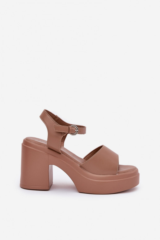 Damensandalen Auf einer riesigen Stange und Plattform aus Öko-Leder Beige Korlevia Damensandalen Auf einer riesigen Stange und Plattform aus Öko-Leder Beige Korlevia