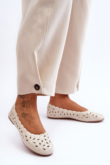 Glänzende durchbrochene Schuhe Beige Visionary