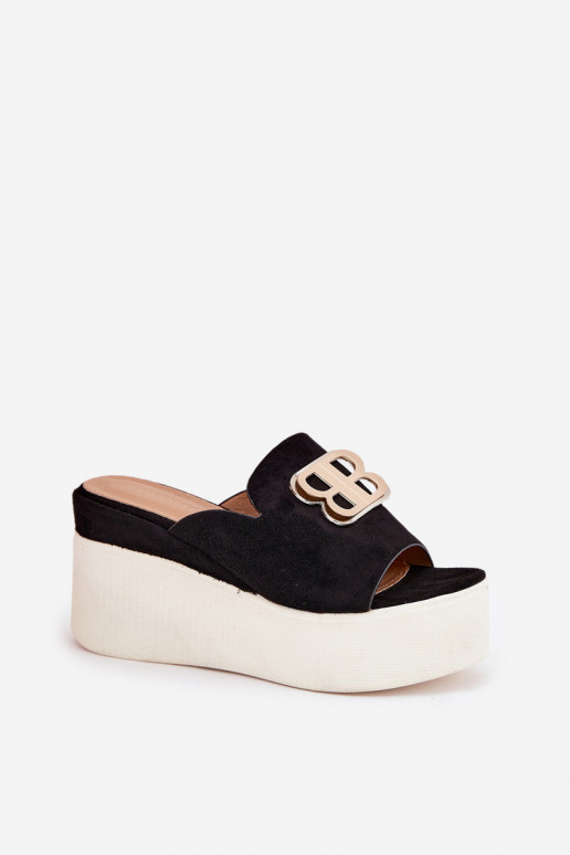 Hausschuhe mit einer Plattform I Koturnie mit Ornamenten schZuarze Farbe Tanonea Hausschuhe mit einer Plattform I Koturnie mit Ornamenten schZuarze Farbe Tanonea