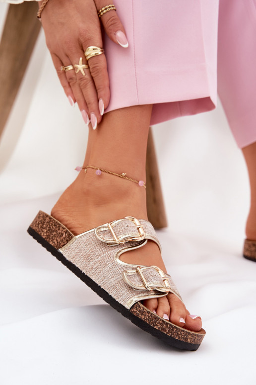  Damenhausschuhe mit einer Plattform mit Schnallen goldene Farbe Osoffe