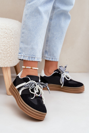 Sneaker Modell Schuhe Damen mit Plattform und schönen Details in Schwarz Vinness