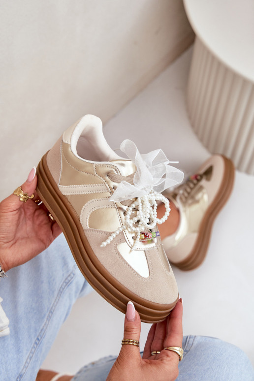 Sneakers Stilvollllschuhe Feminin mit einer Plattform mit schönen Details Beige-goldene Farbe Vinness Sneakers Stilvollllschuhe Feminin mit einer Plattform mit schönen Details Beige-goldene Farbe Vinness