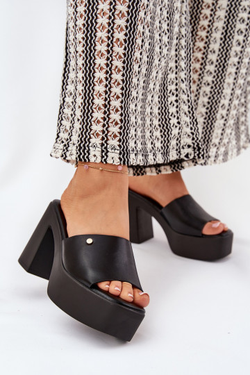 Feminin Hausschuhe aus Öko-Leder mit Absätzen und Plattform schZuarze Farbe Tamirella 2