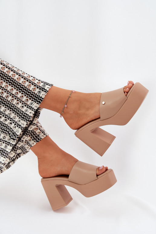 Feminin Hausschuhe aus Öko-Leder mit Absätzen und Plattform Khaki-Farbe Tamirella