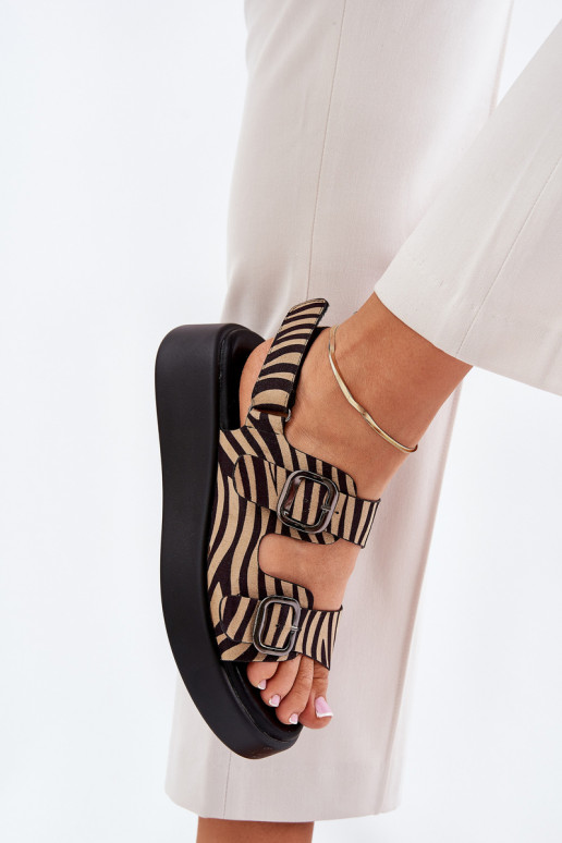 Damensandalen mit einer Plattform I Koturnie mit Schnallen Zebra Beige-schZuarze Farbe Genorre Damensandalen mit einer Plattform I Koturnie mit Schnallen Zebra Beige-schZuarze Farbe Genorre