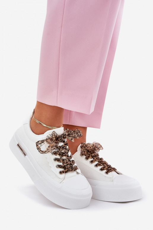 Freizeitschuhe mit einer Plattform Mit Dekorationen Schnürungm Zueiße Farbe Zidora Freizeitschuhe mit einer Plattform Mit Dekorationen Schnürungm Zueiße Farbe Zidora